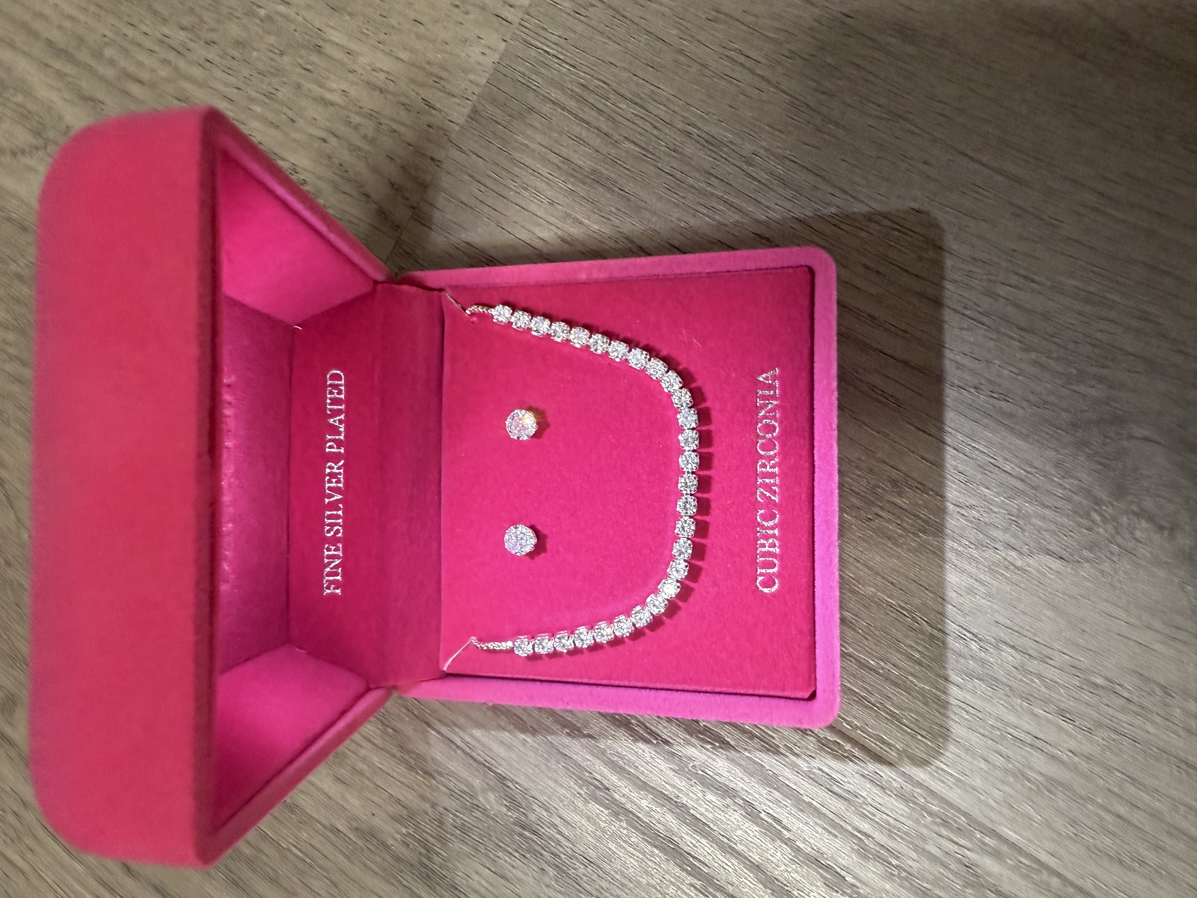 set oorbellen met ketting van danecraft