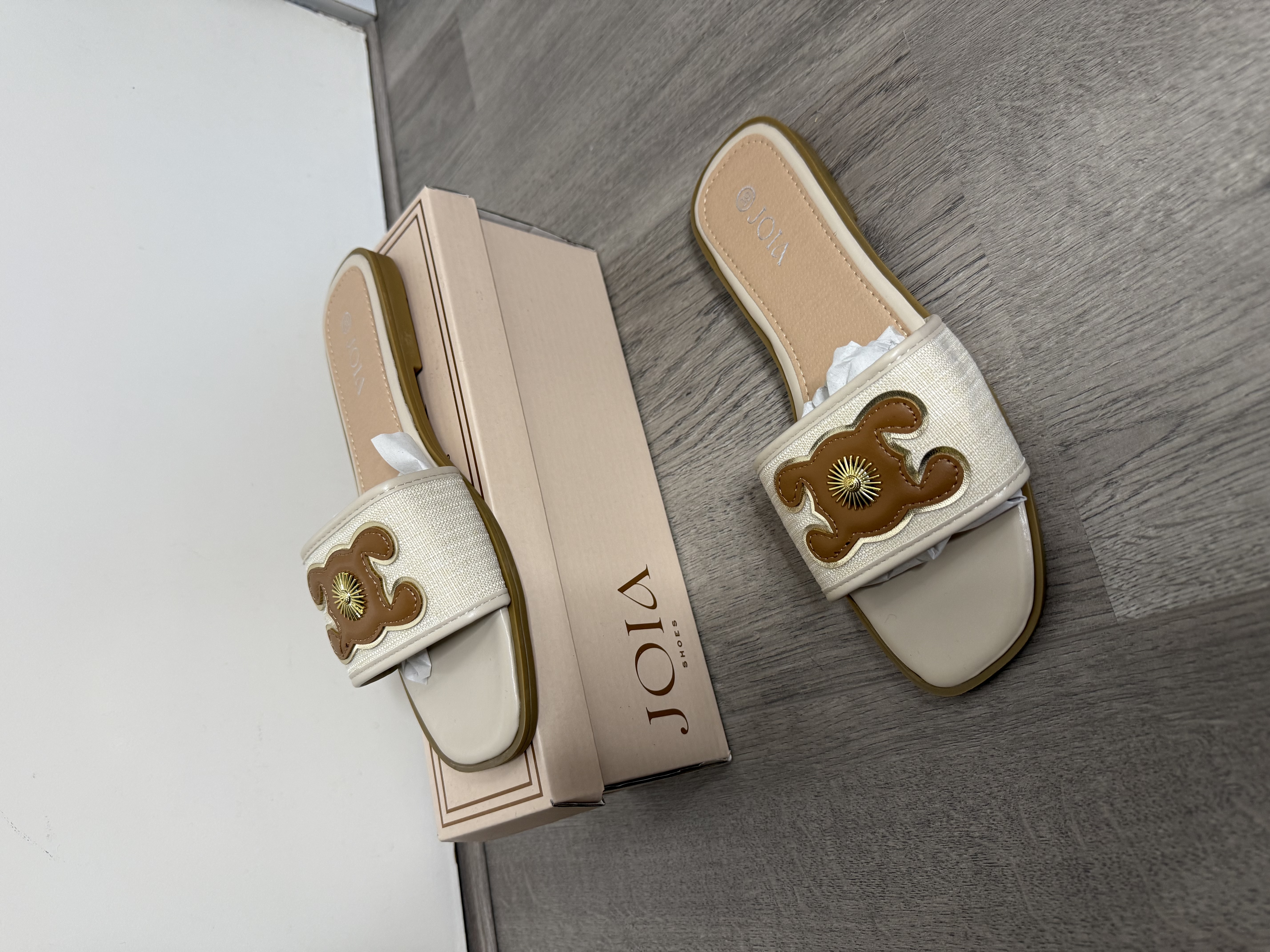 slippers CC SALE PAK EEN MAAT GROTER