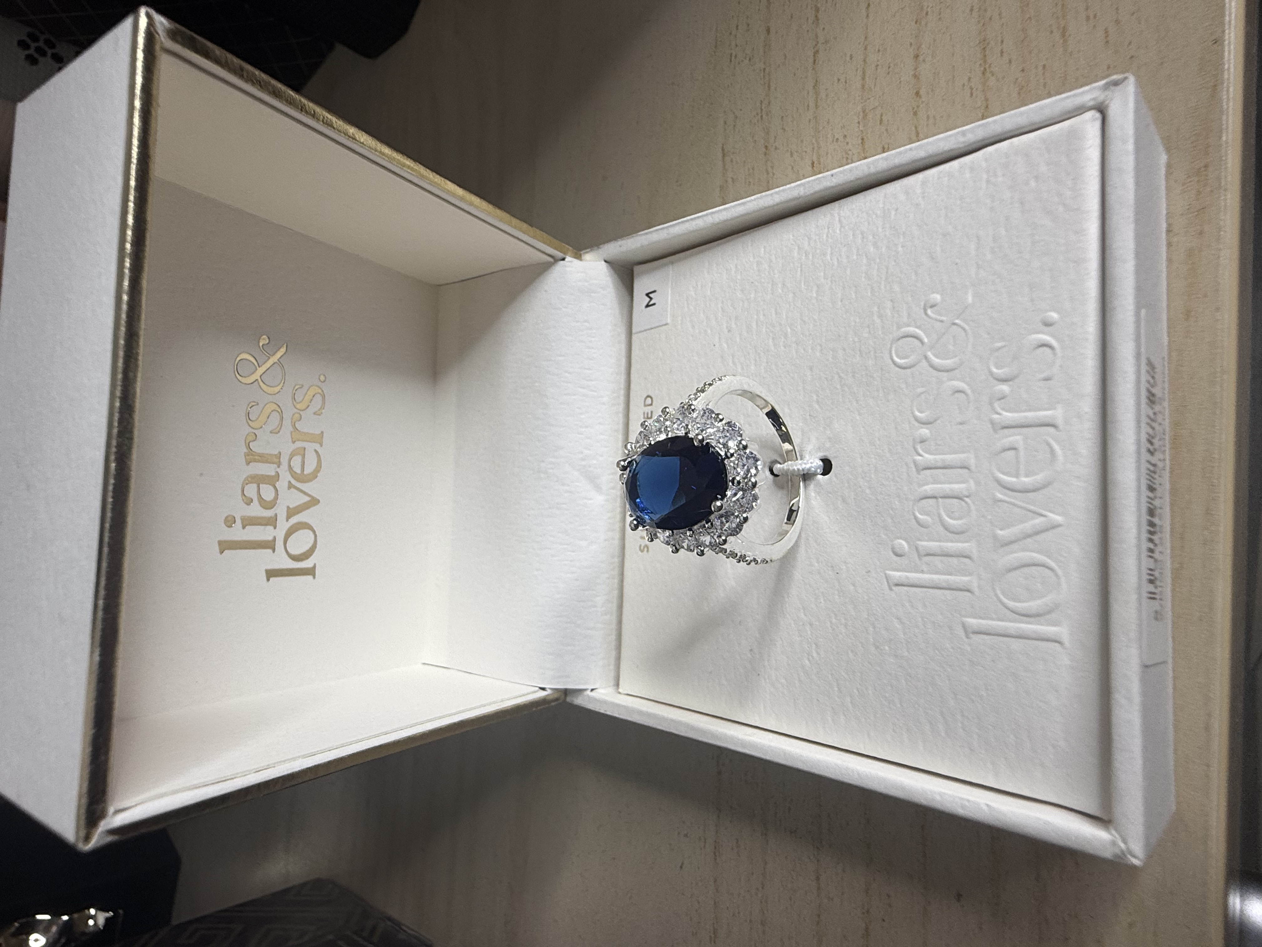 ring van liars & lovers