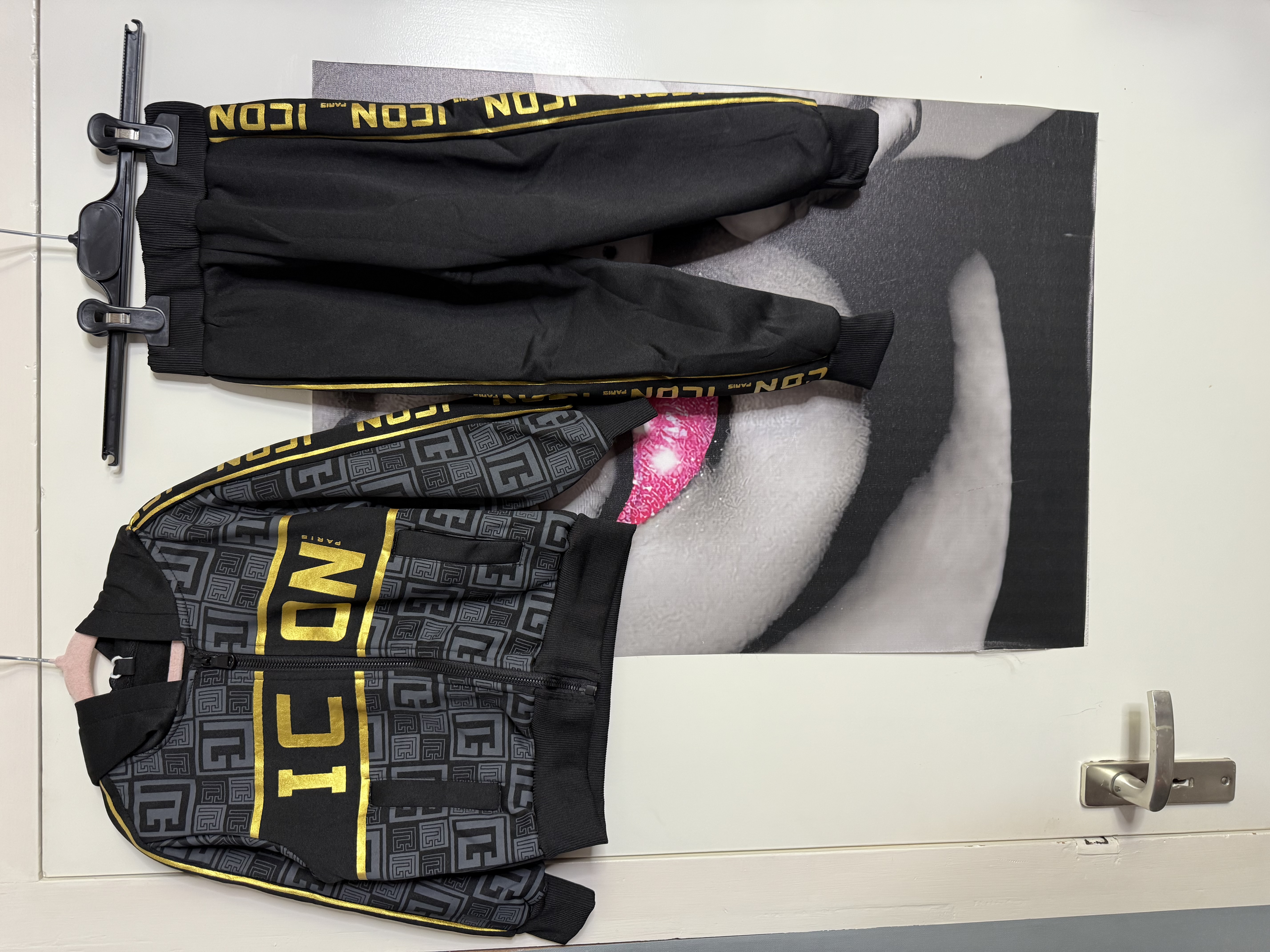 trainingspak goud 3 jaar LAATSTE